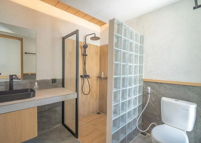 Iwina - 2br Private Pool & Rice Field View Villa